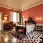 A Palazzo גאליאנו דל קאפו