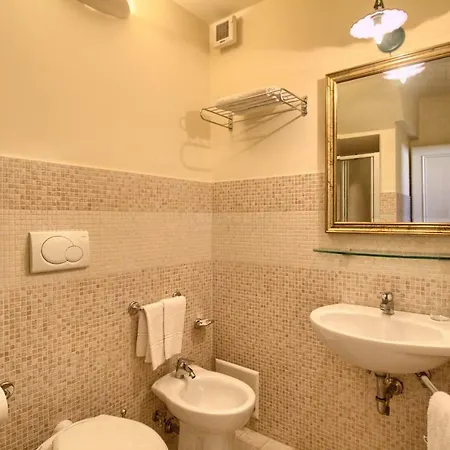 A Palazzo 3* גאליאנו דל קאפו