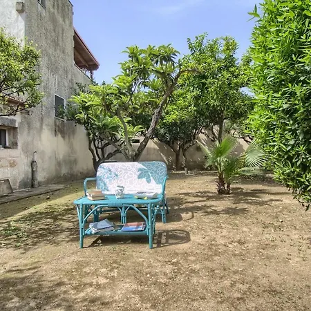 A Palazzo Oda ve Kahvaltı Gagliano del Capo